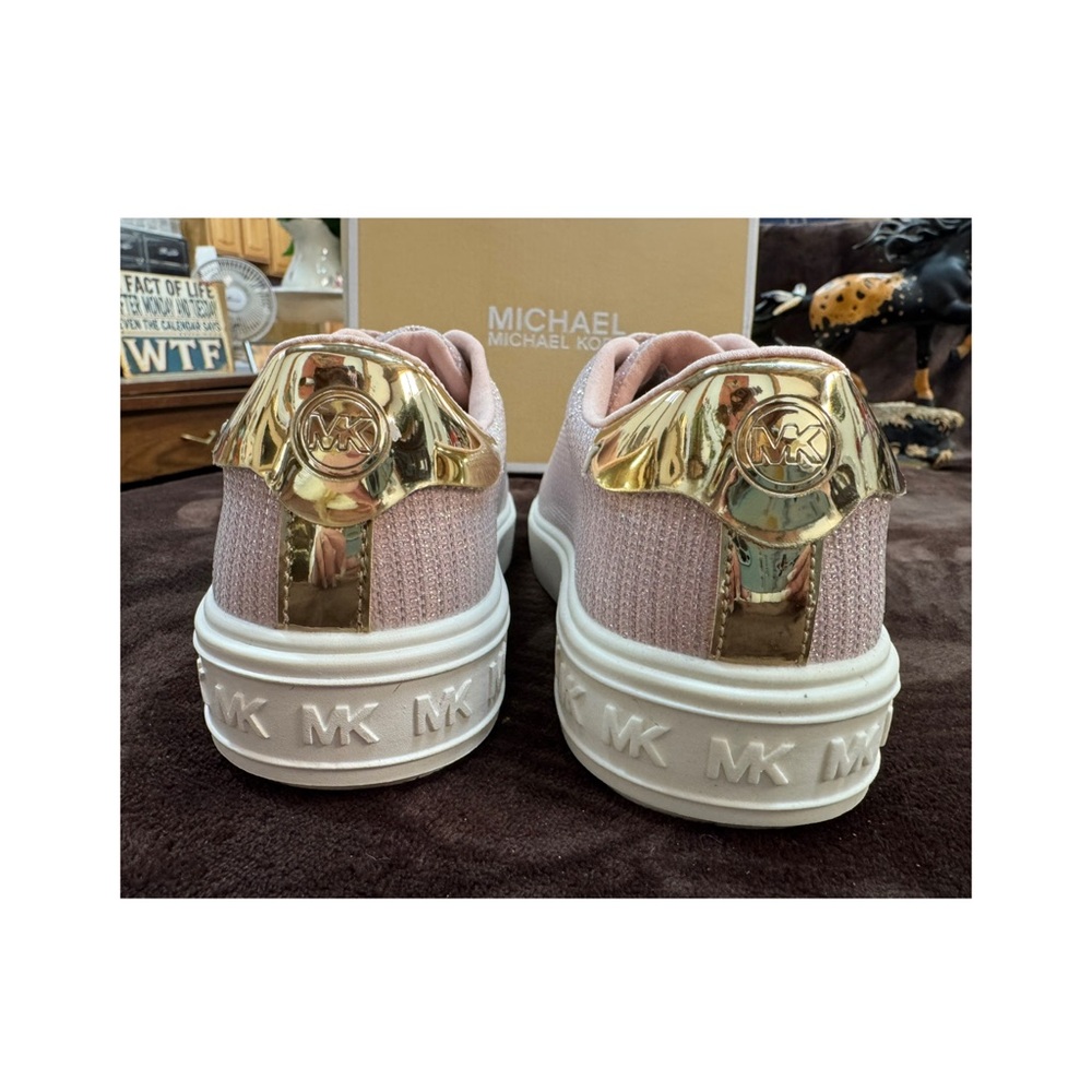 Michael Kors Pink Girls Sneakers size 2 - Picture 6 of 9